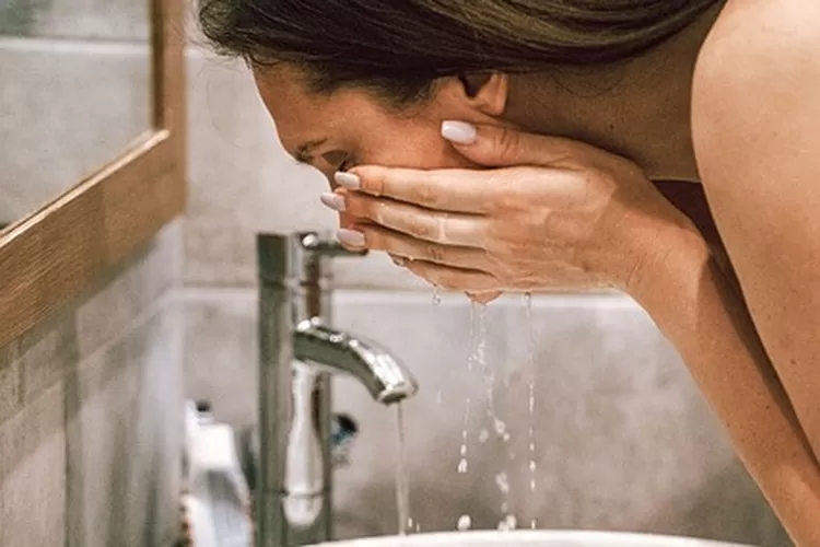 Apakah Kesan Tidak Mencuci Muka Selepas Bersenam?